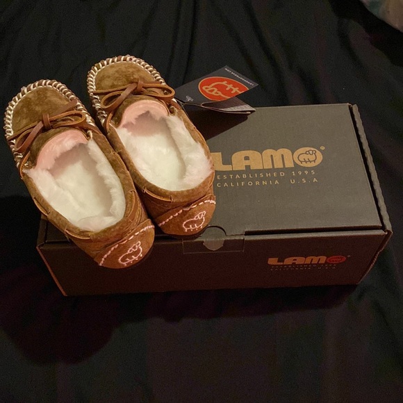 LAMO SHEEPSKIN GIRL/BOY MOCCASINS - Picture 2 of 3